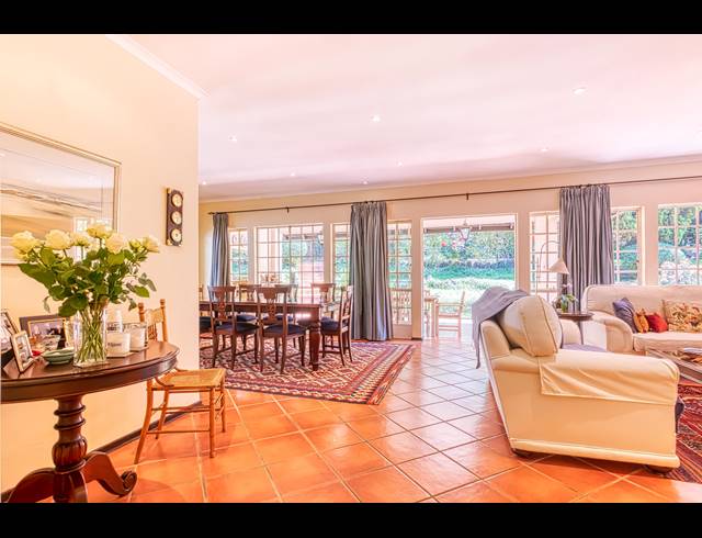 4 BEDROOM FREEHOLD FOR SALE IN BRYANSTON